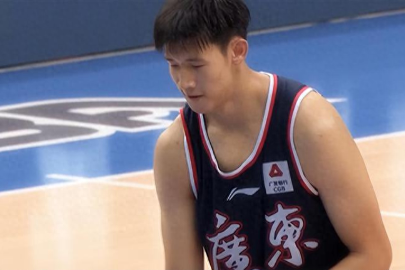 廣東宏遠(yuǎn)男籃隊(duì)員最新名單 廣東宏遠(yuǎn)男籃隊(duì)員最新名單