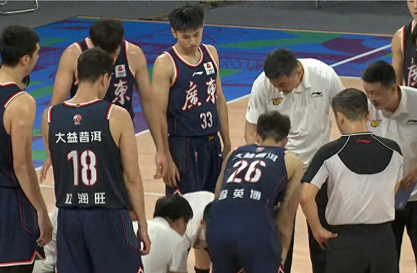 廣東宏遠(yuǎn)男籃隊(duì)員最新名單 廣東宏遠(yuǎn)男籃隊(duì)員最新名單