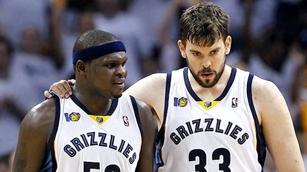 扎克蘭多夫球衣退役,扎克蘭多夫技術特點,個人簡介