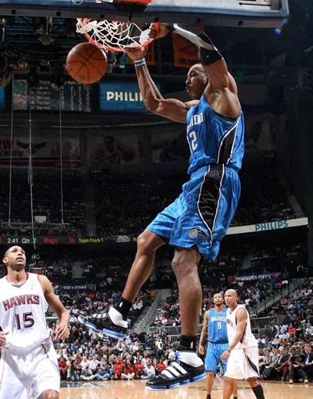 德懷特·霍華德多高個(gè)人簡(jiǎn)介,結(jié)婚了嗎,為什么無(wú)球可打