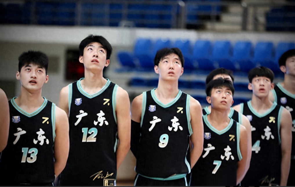 廣東宏遠(yuǎn)男籃隊(duì)員最新名單 廣東宏遠(yuǎn)男籃隊(duì)員最新名單