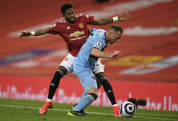 太穩(wěn)了，2-0！英超衛(wèi)冕冠軍8連勝，超阿森納2分登頂，再贏就奪冠