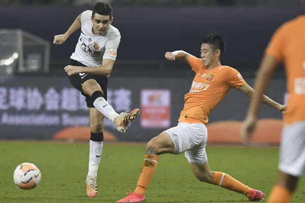 2-0:葡體甩穆帥一個勝場，歐冠戰(zhàn)尤文！威爾希爾帶隊絕殺迎三連勝